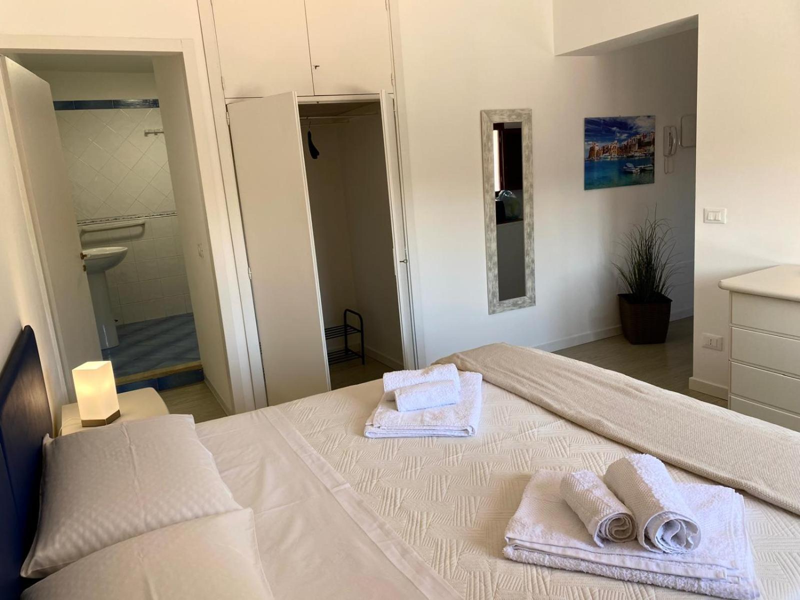 Residence Le Rose 卡斯泰拉马莱 外观 照片